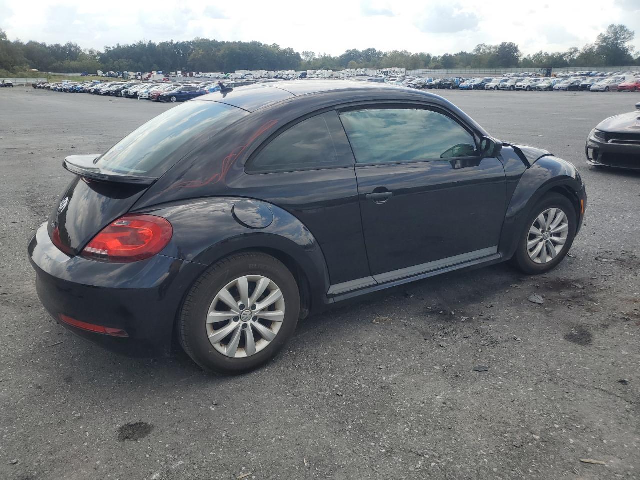 VOLKSWAGEN BEETLE S