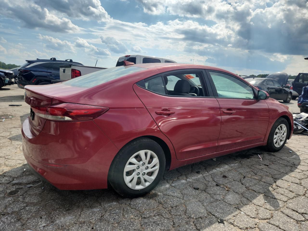 HYUNDAI ELANTRA SE