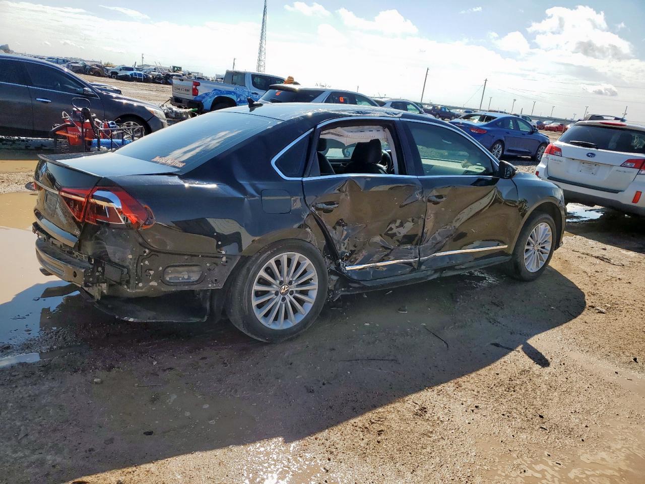 VOLKSWAGEN PASSAT SE