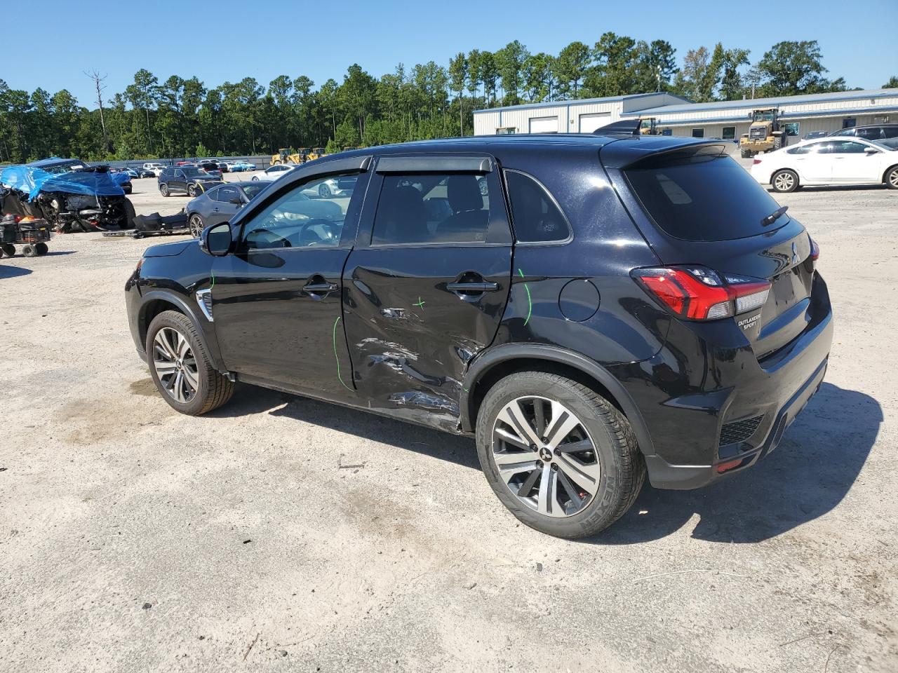 MITSUBISHI OUTLANDER SE