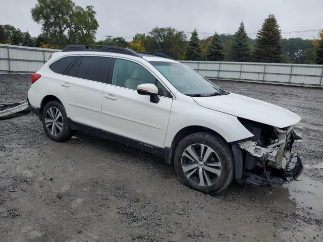 2018 SUBARU OUTBACK 2.5I LIMITED 4S4BSANCXJ3299214