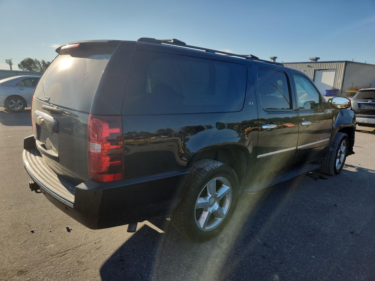CHEVROLET SUBURBAN C1500 LTZ