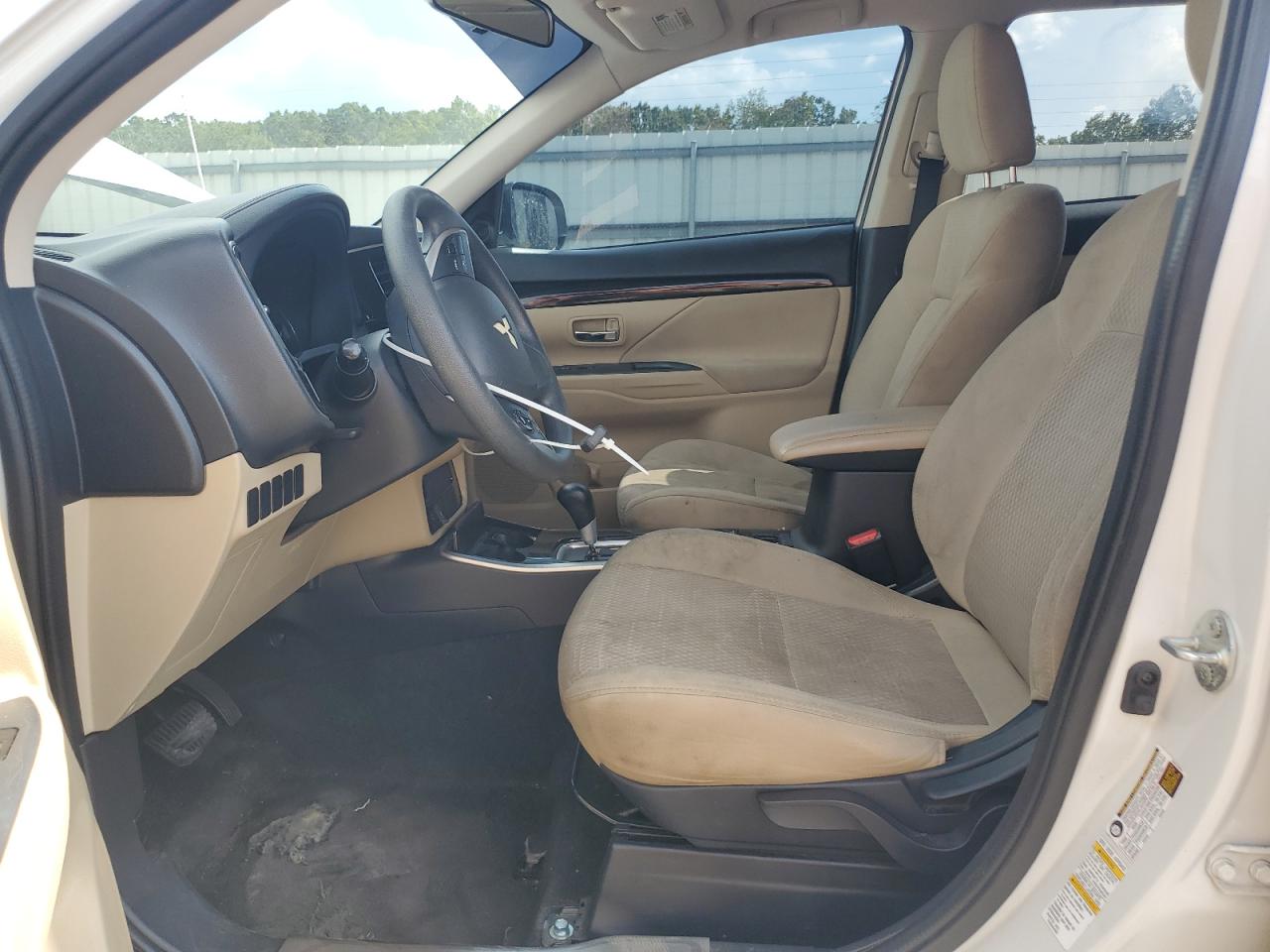 MITSUBISHI OUTLANDER ES