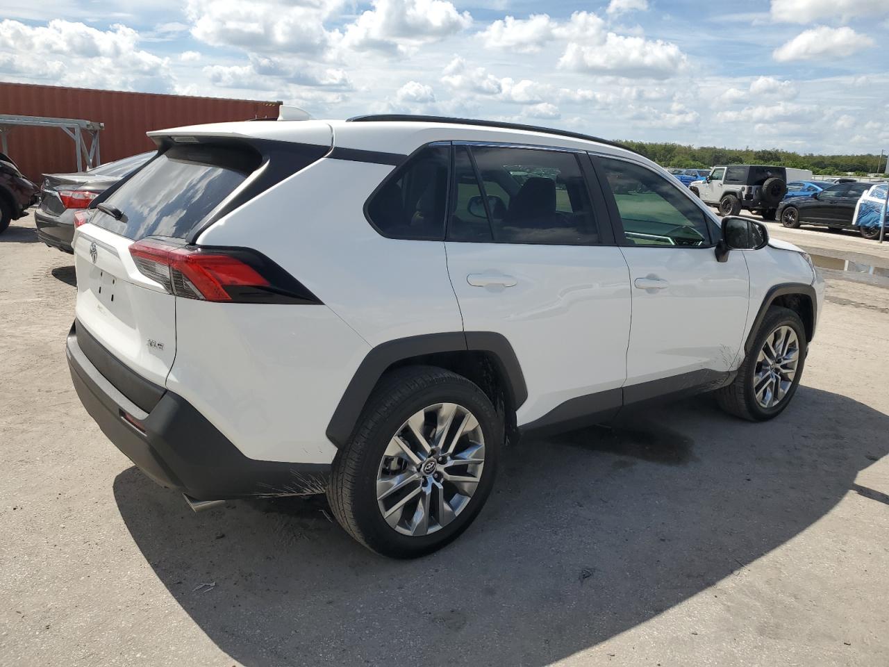 TOYOTA RAV4 XLE PREMIUM