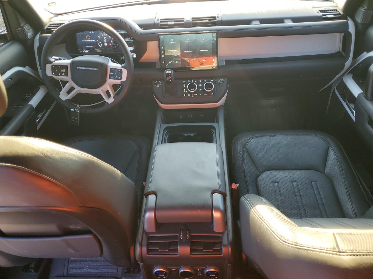 LAND ROVER DEFENDER 110 X-DYNAMIC HSE