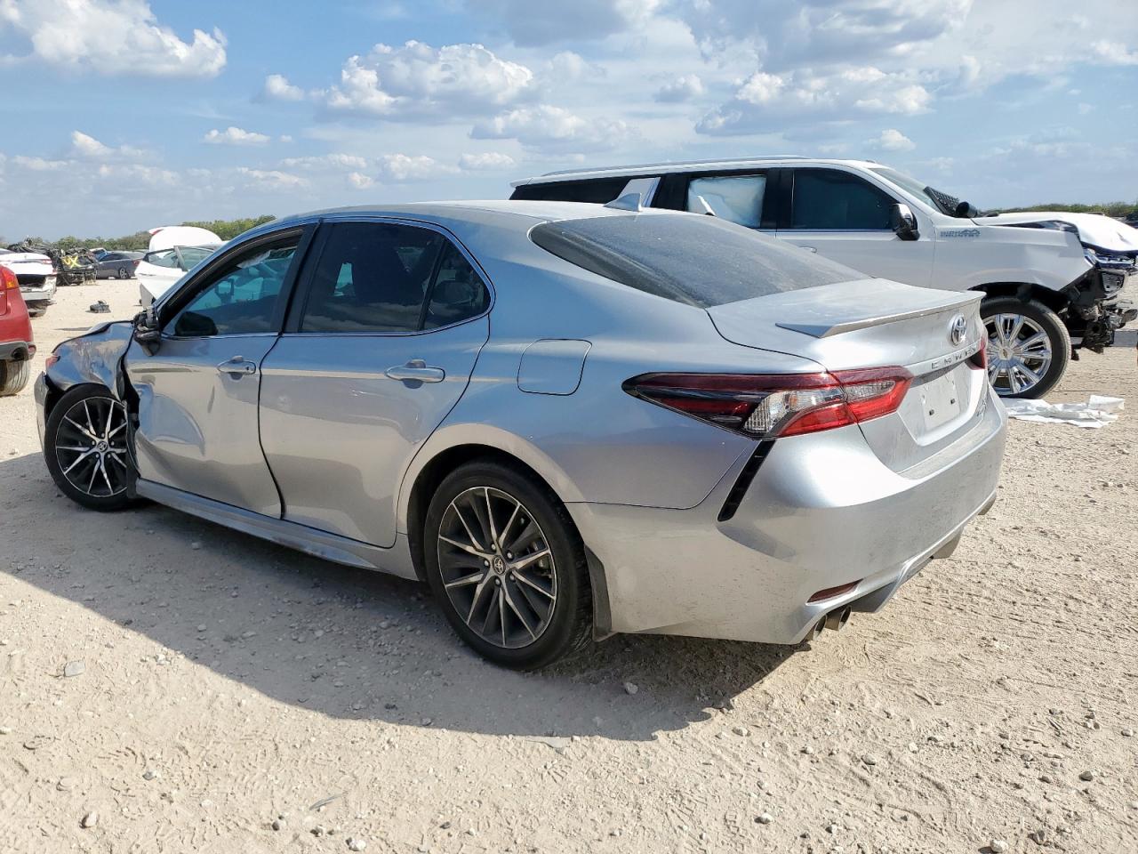 TOYOTA CAMRY SE NIGHT SHADE