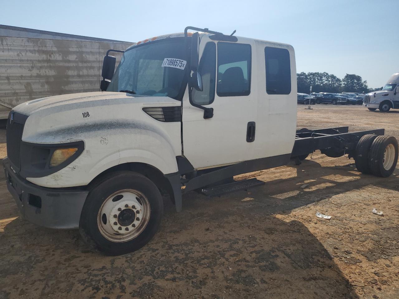 Lot #3236998511 2016 INTL TERRASTAR