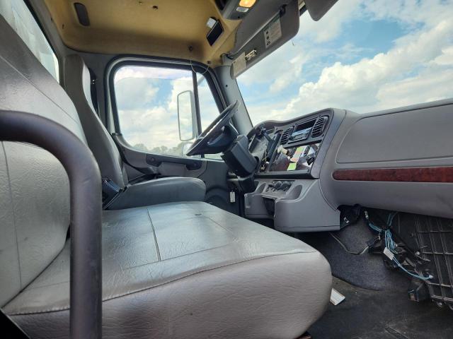 2013 FREIGHTLINER M2 106 MED #3284673337