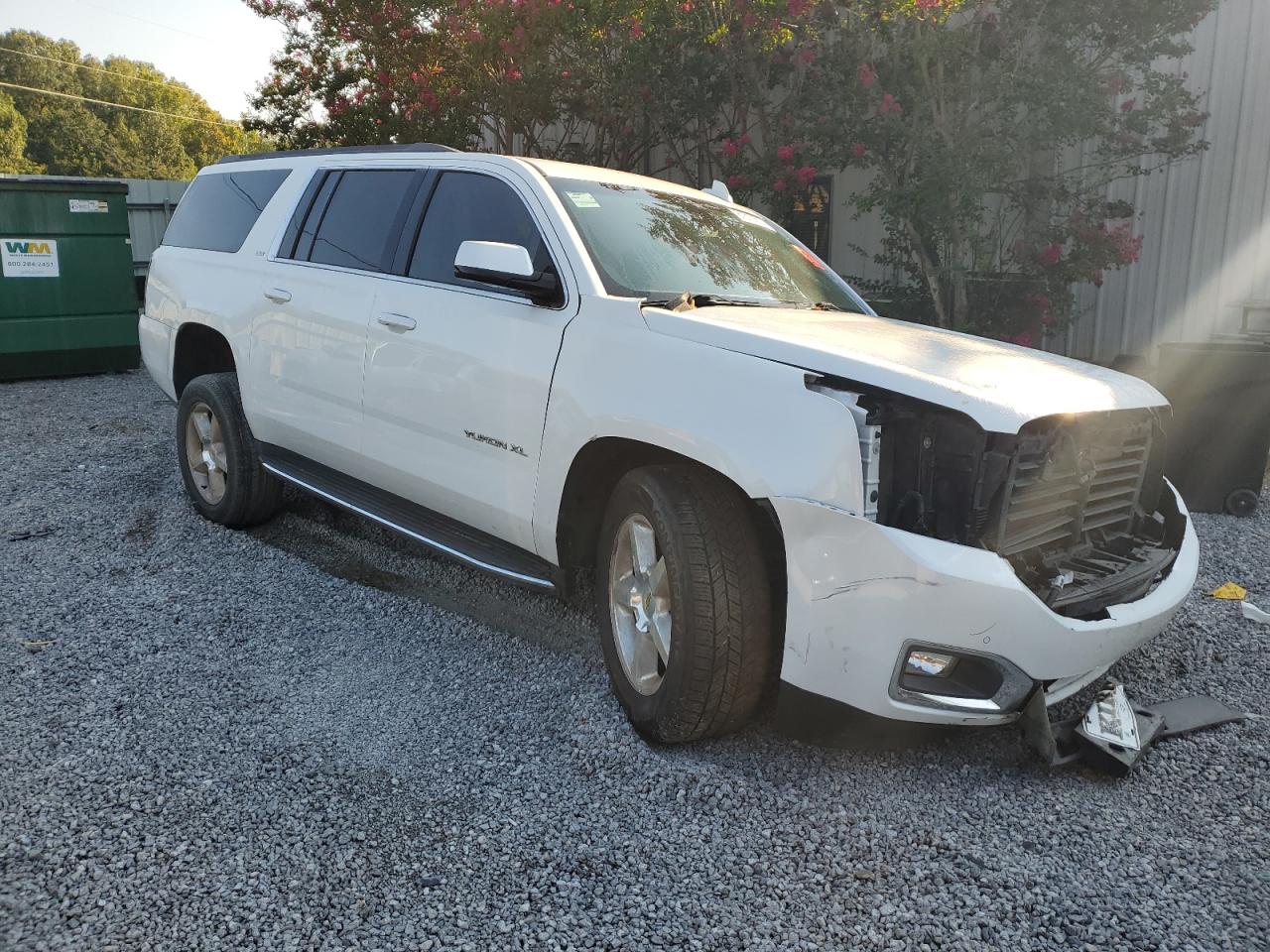 GMC YUKON C1500 SLT