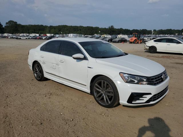 2017 VOLKSWAGEN PASSAT R-L 1VWDT7A31HC019884