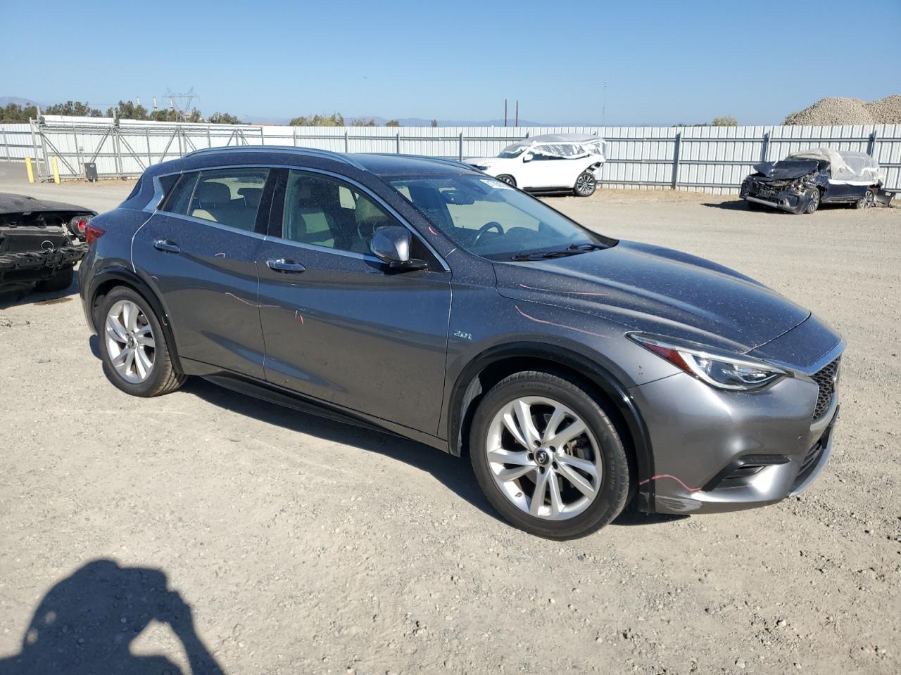 INFINITI QX30 PURE