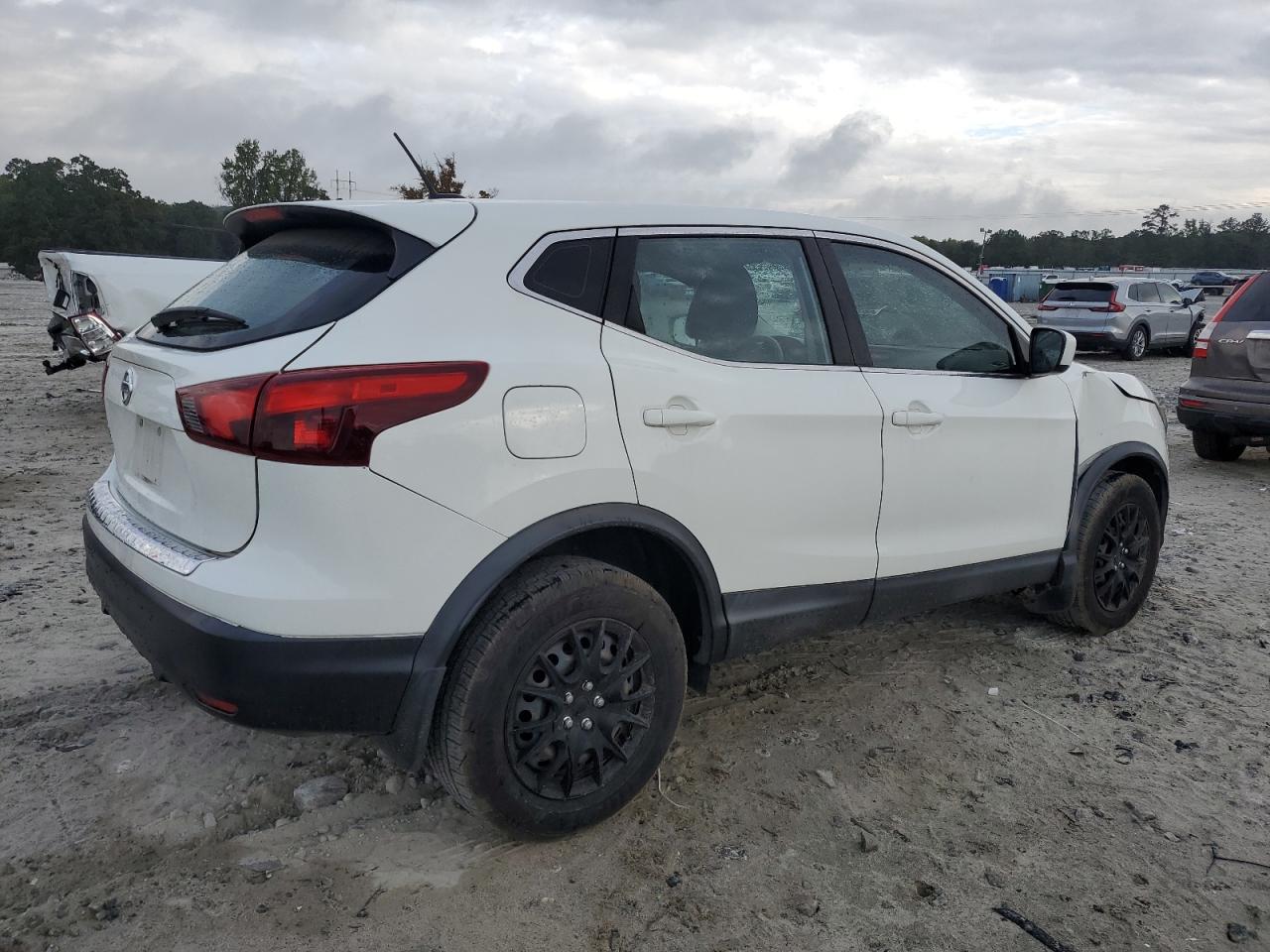 NISSAN ROGUE SPORT S