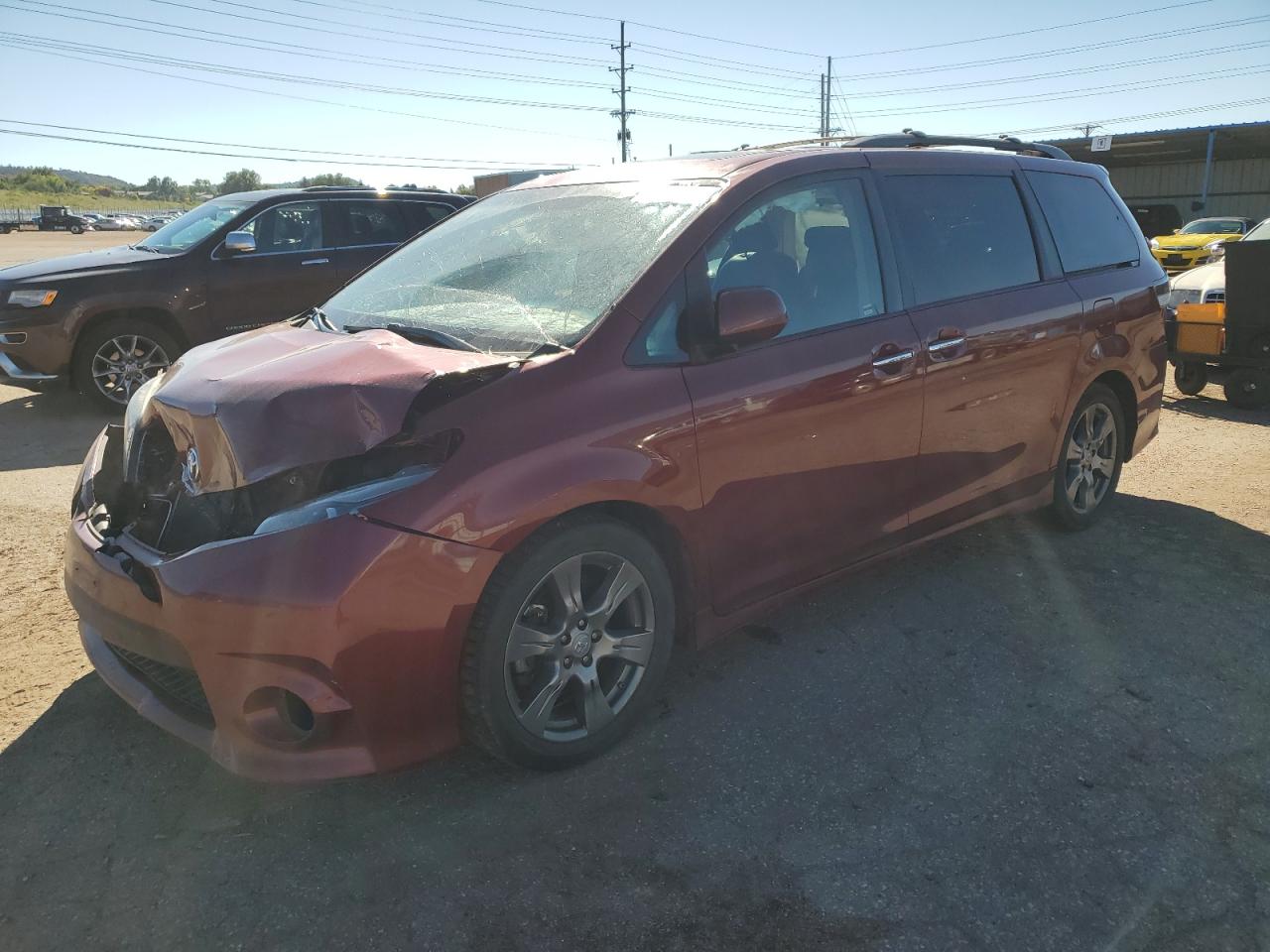 Lot #3259837596 2017 TOYOTA SIENNA SE