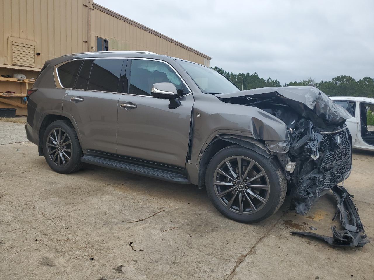 LEXUS LX 600 BASE