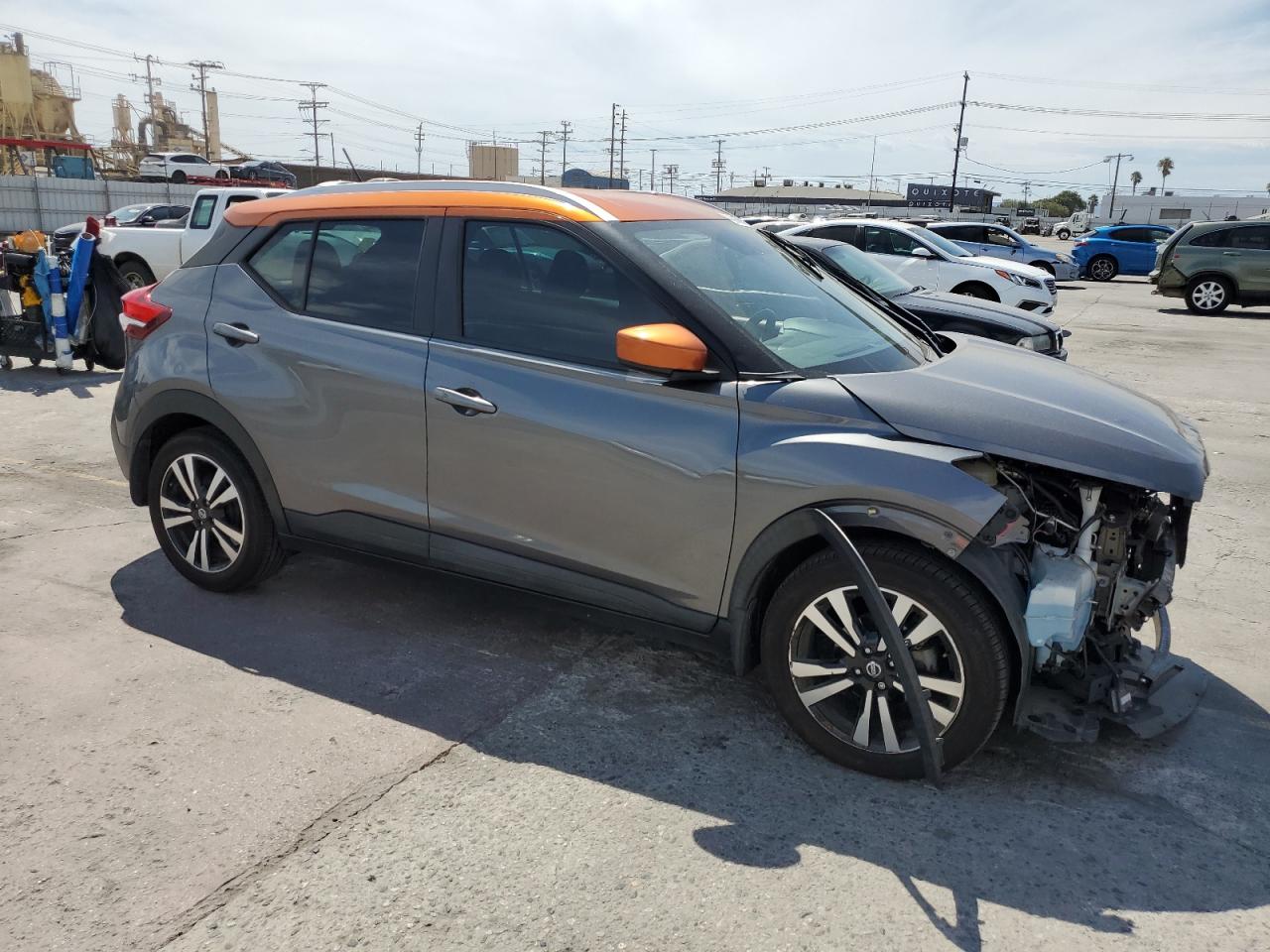 NISSAN KICKS S