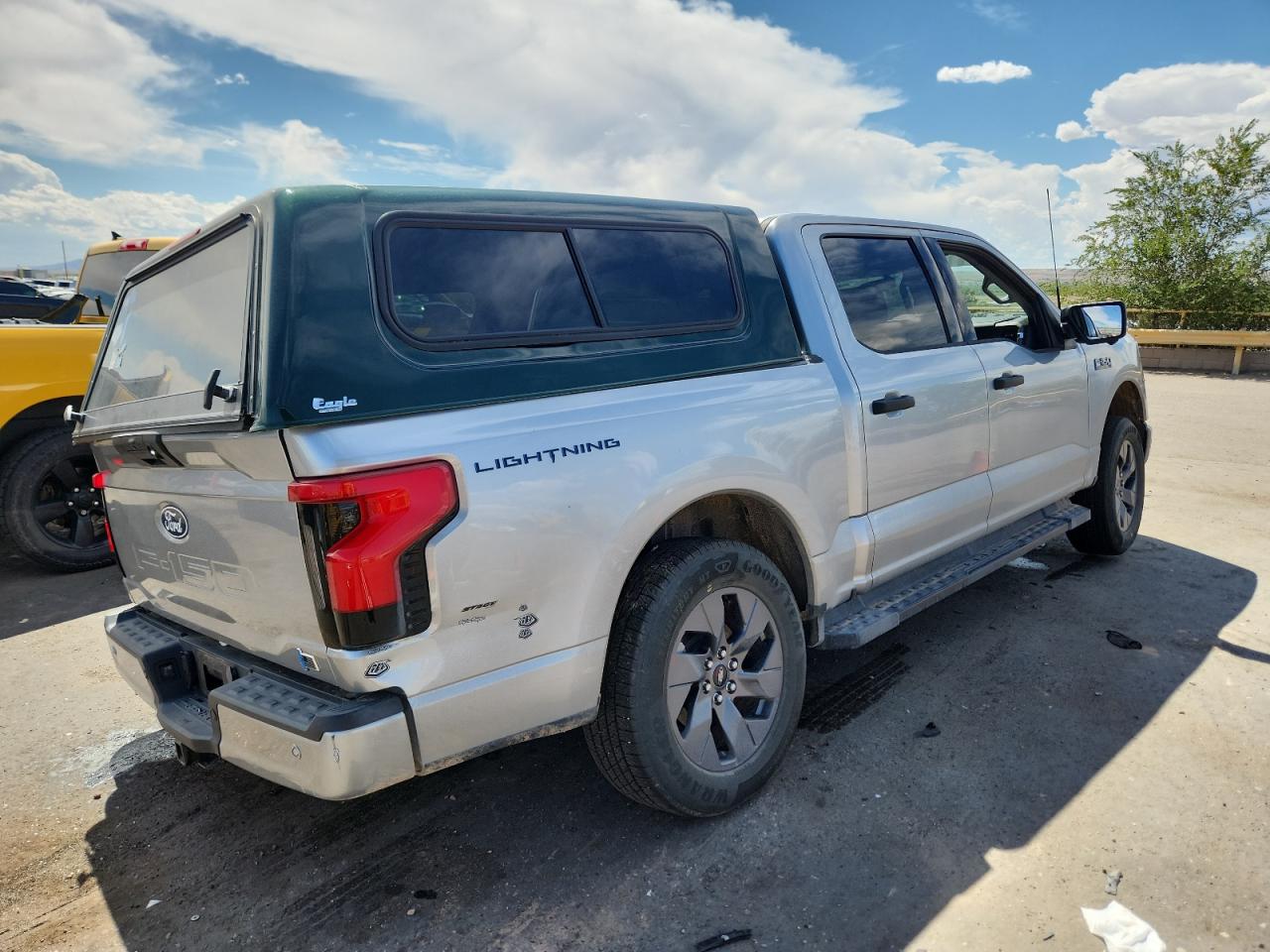 FORD F-150 LIGHTNING XLT