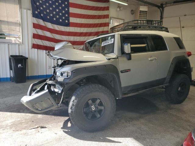 TOYOTA FJ CRUISER