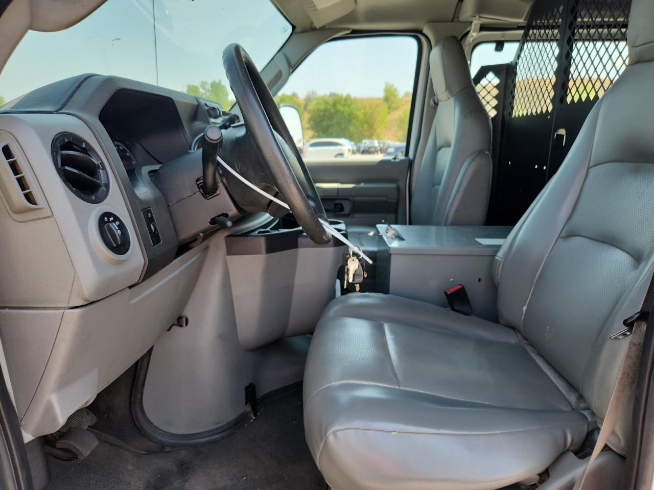 FORD ECONOLINE E250 VAN