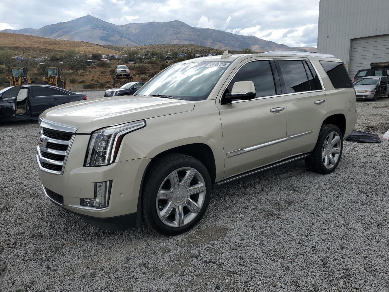 CADILLAC ESCALADE PREMIUM LUXURY