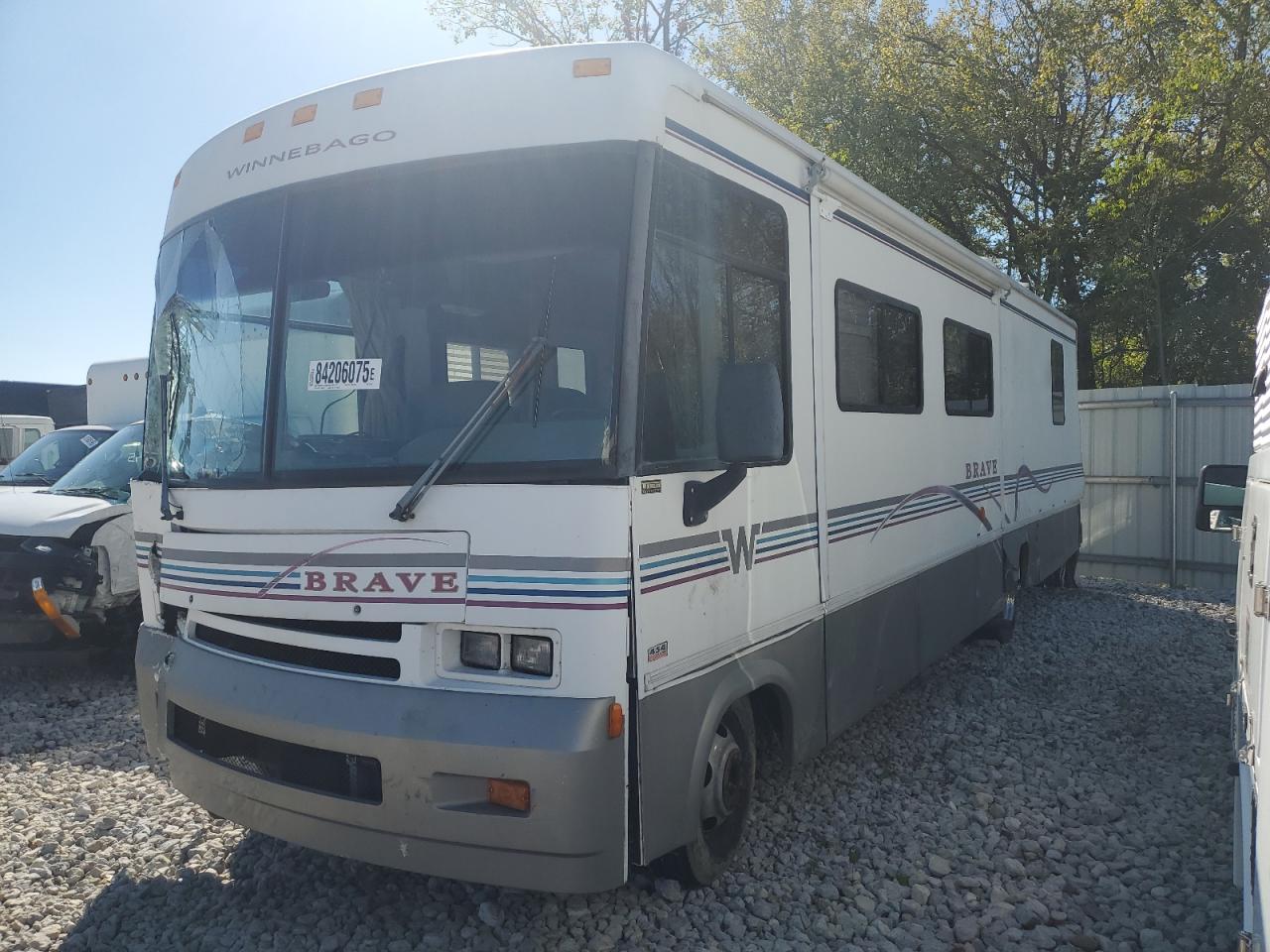 Lot #3298159294 2000 WINNEBAGO RV