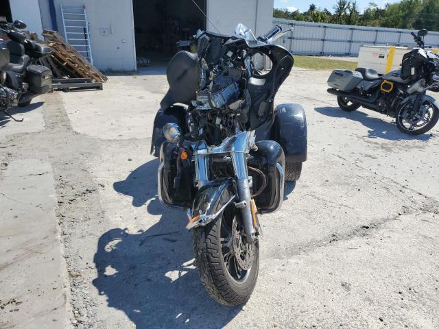 2017 HARLEY-DAVIDSON FLHTCUTG TRI GLIDE ULTRA 1HD1MAD18HB853553