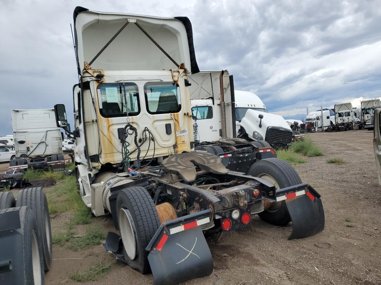 Lot #3246184088 2016 FREIGHTLINER CASCADIA 1