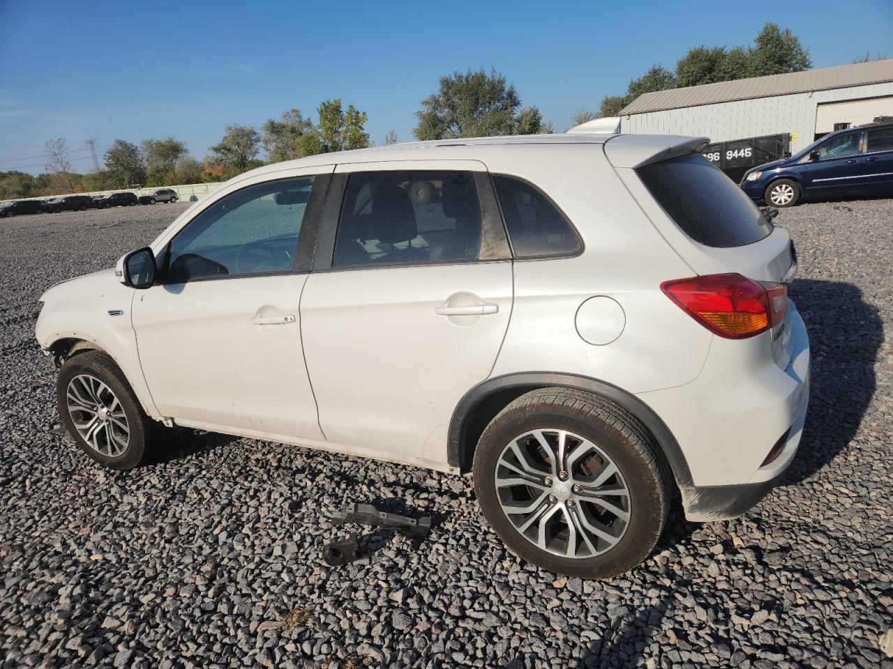 MITSUBISHI OUTLANDER ES