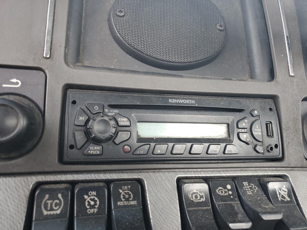 Lot #3259458108 2015 KENWORTH T680