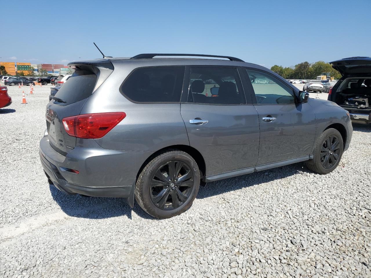 NISSAN PATHFINDER S