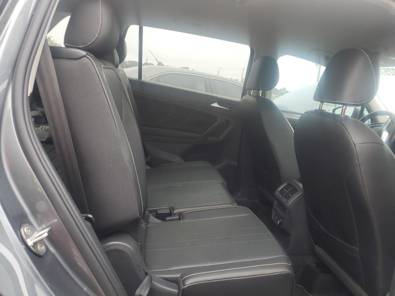 VOLKSWAGEN TIGUAN SE