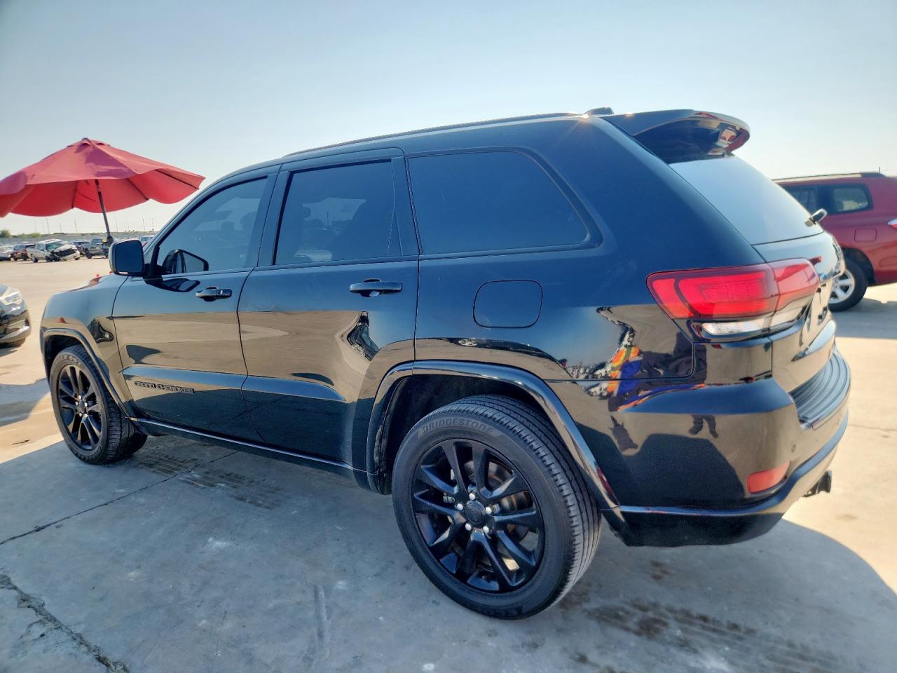 JEEP GRAND CHEROKEE LAREDO