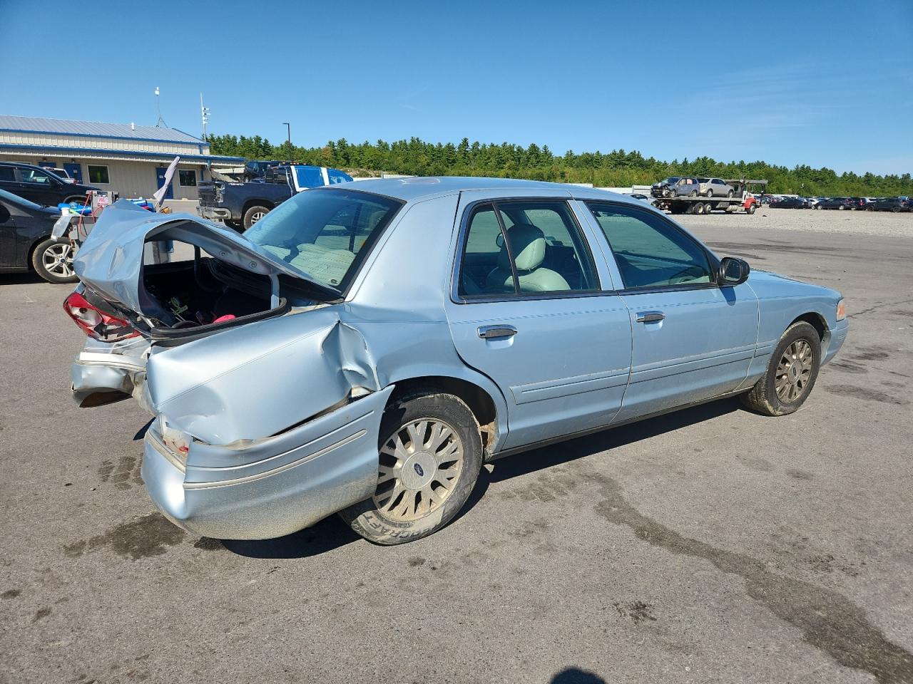 Lot #3287577328 2004 FORD CROWN VICTORIA LX