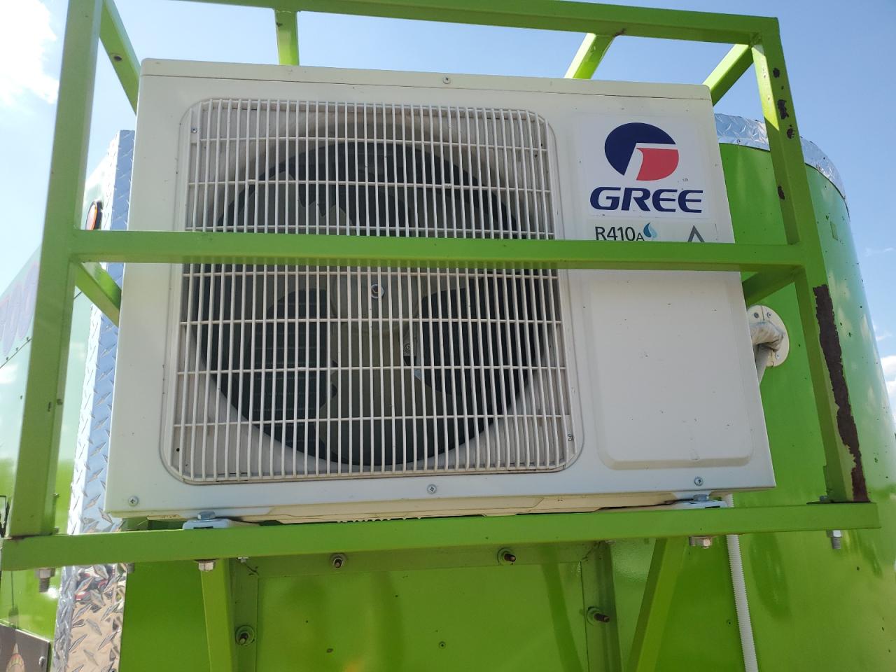 Lot #3275499723 2002 TRAI UNKNOWN