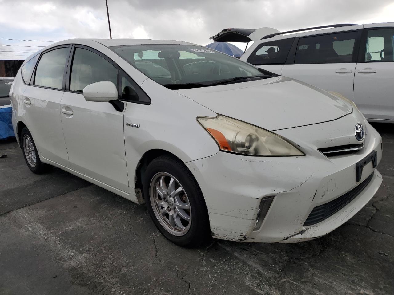TOYOTA PRIUS V