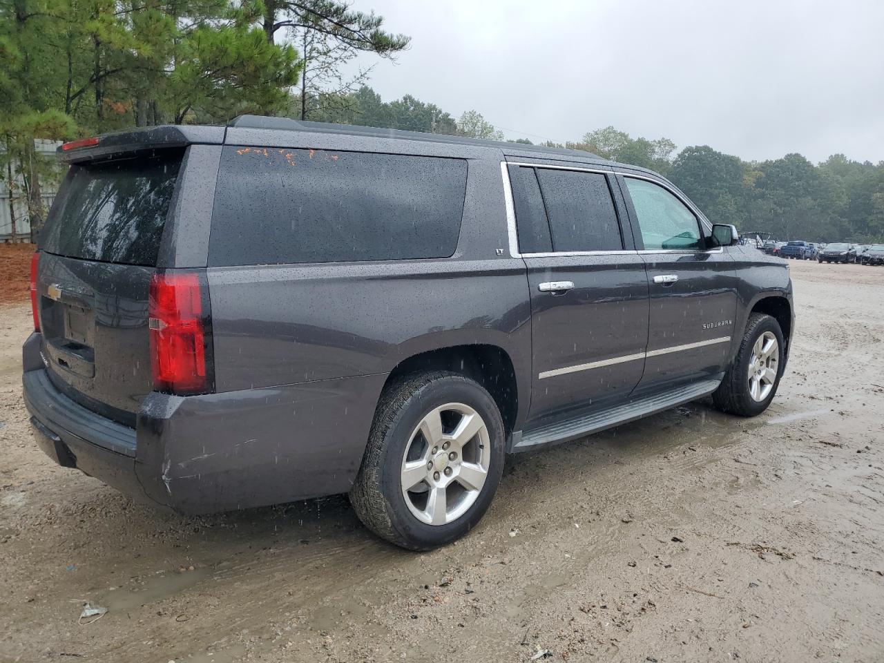 CHEVROLET SUBURBAN C1500 LT