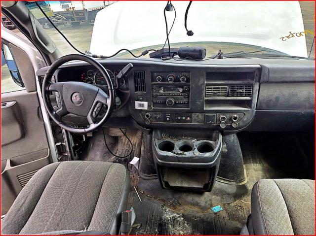 GMC SAVANA CUT 2021 white  gas 7GZ37TC76MN006934 photo #4