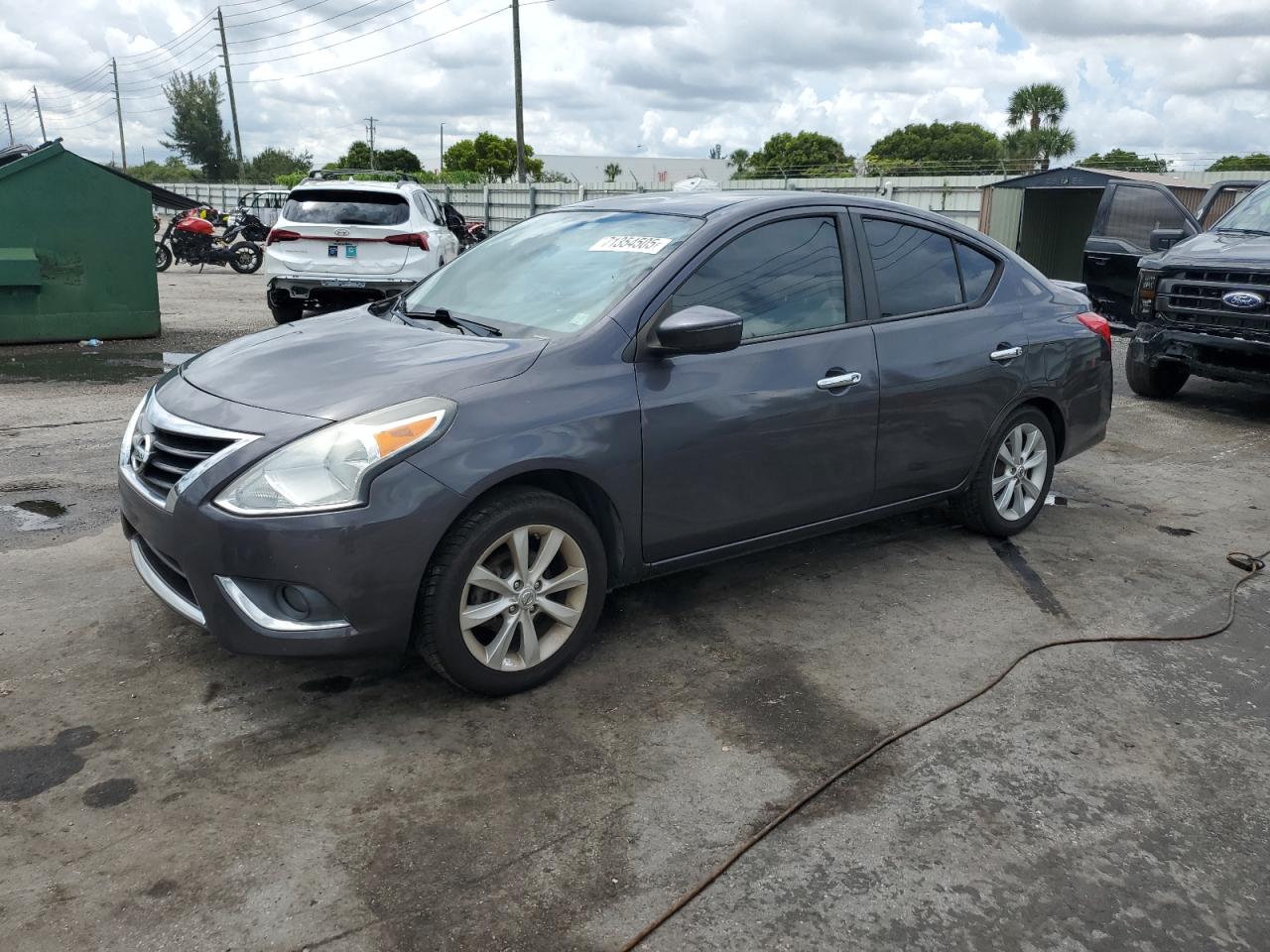 NISSAN VERSA S