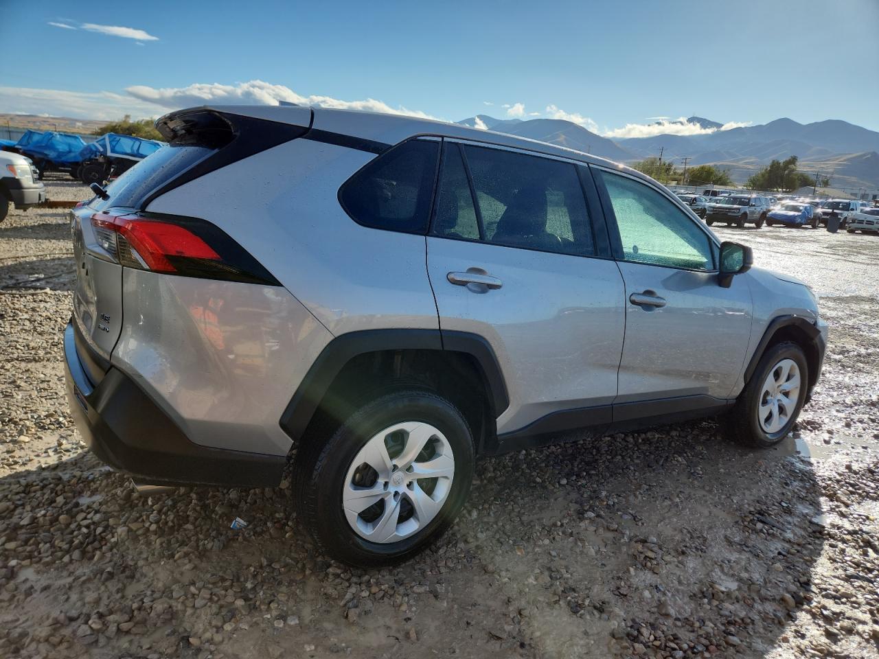 TOYOTA RAV4 LE