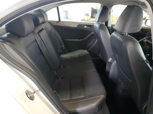 2018 VOLKSWAGEN JETTA SE 3VWDB7AJ7JM258085