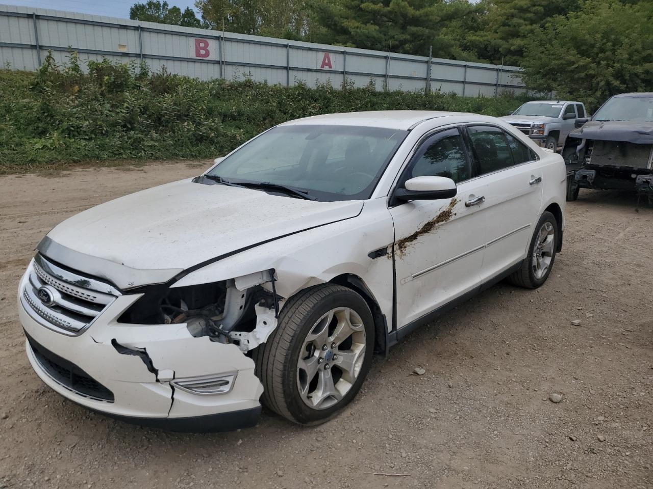  Salvage Ford Taurus