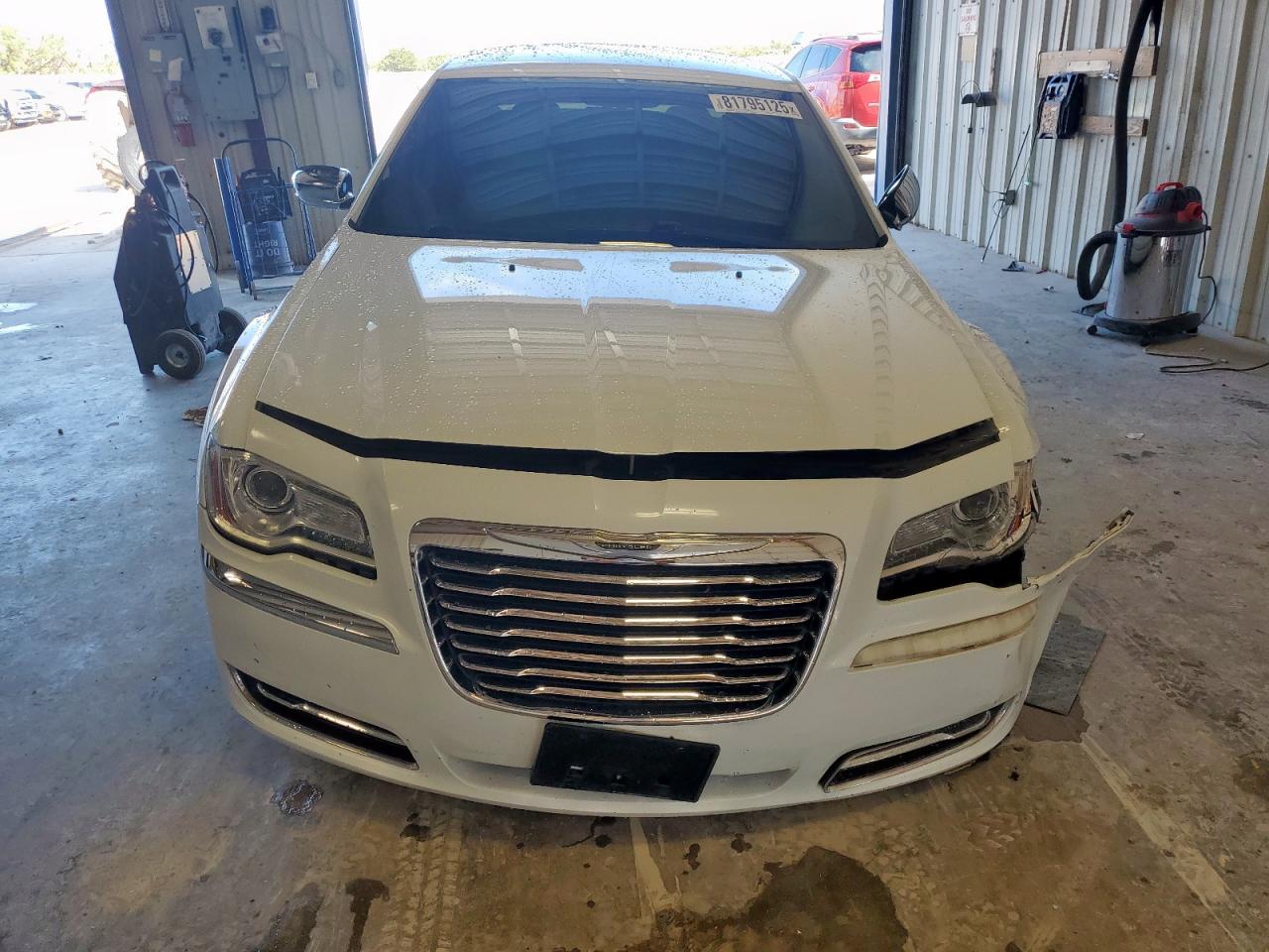 CHRYSLER 300