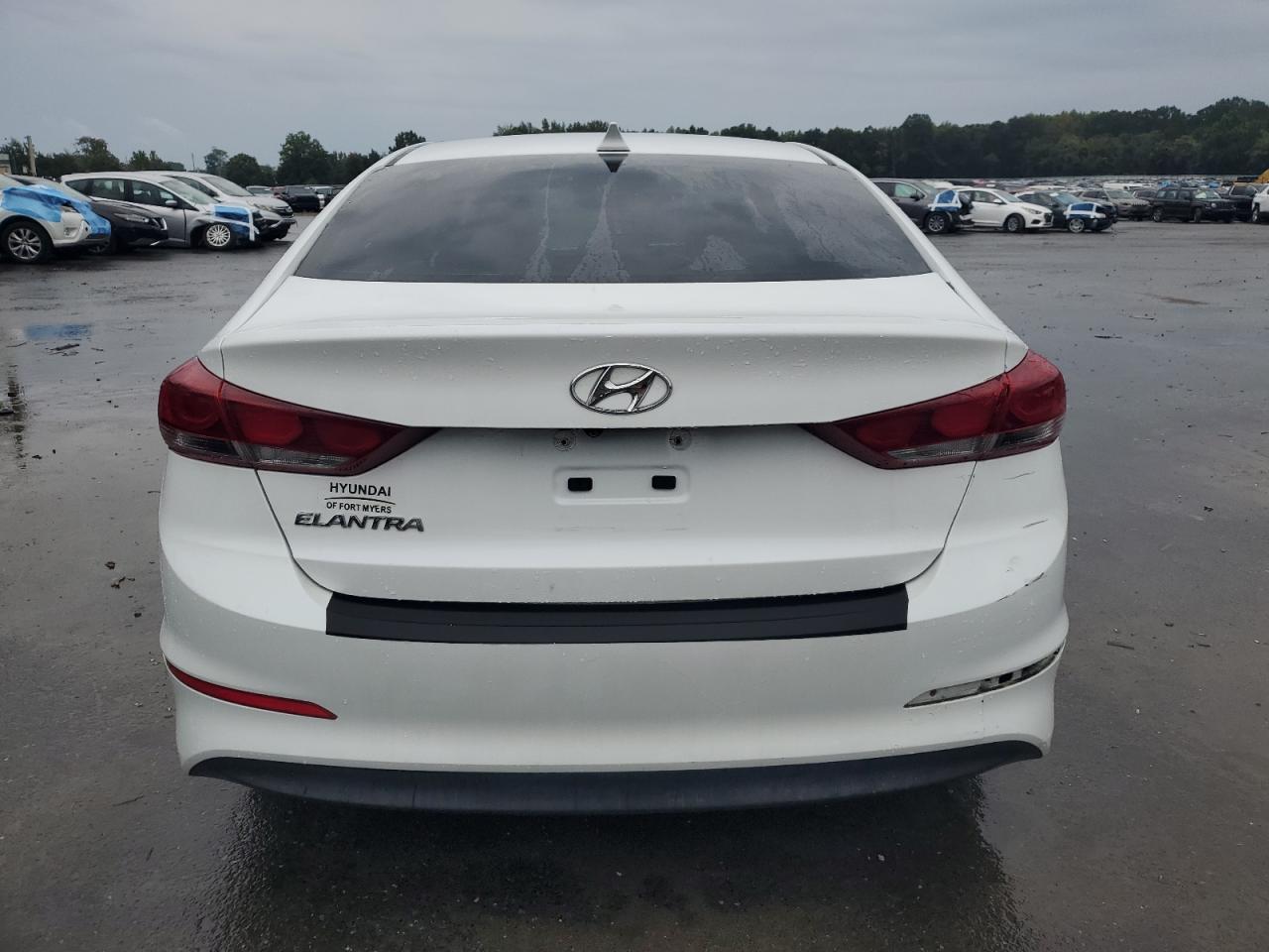 HYUNDAI ELANTRA SE