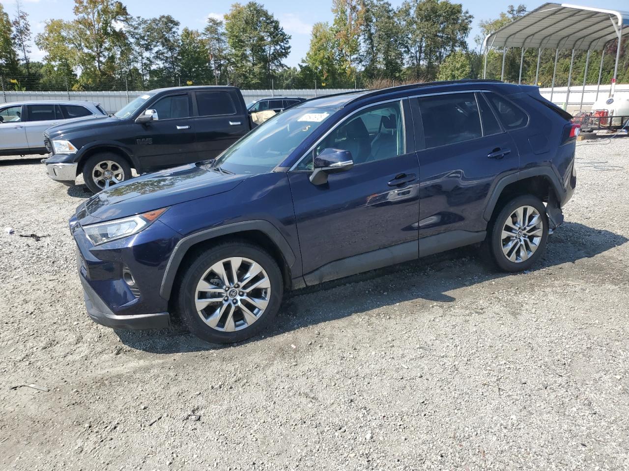 TOYOTA RAV4 XLE PREMIUM