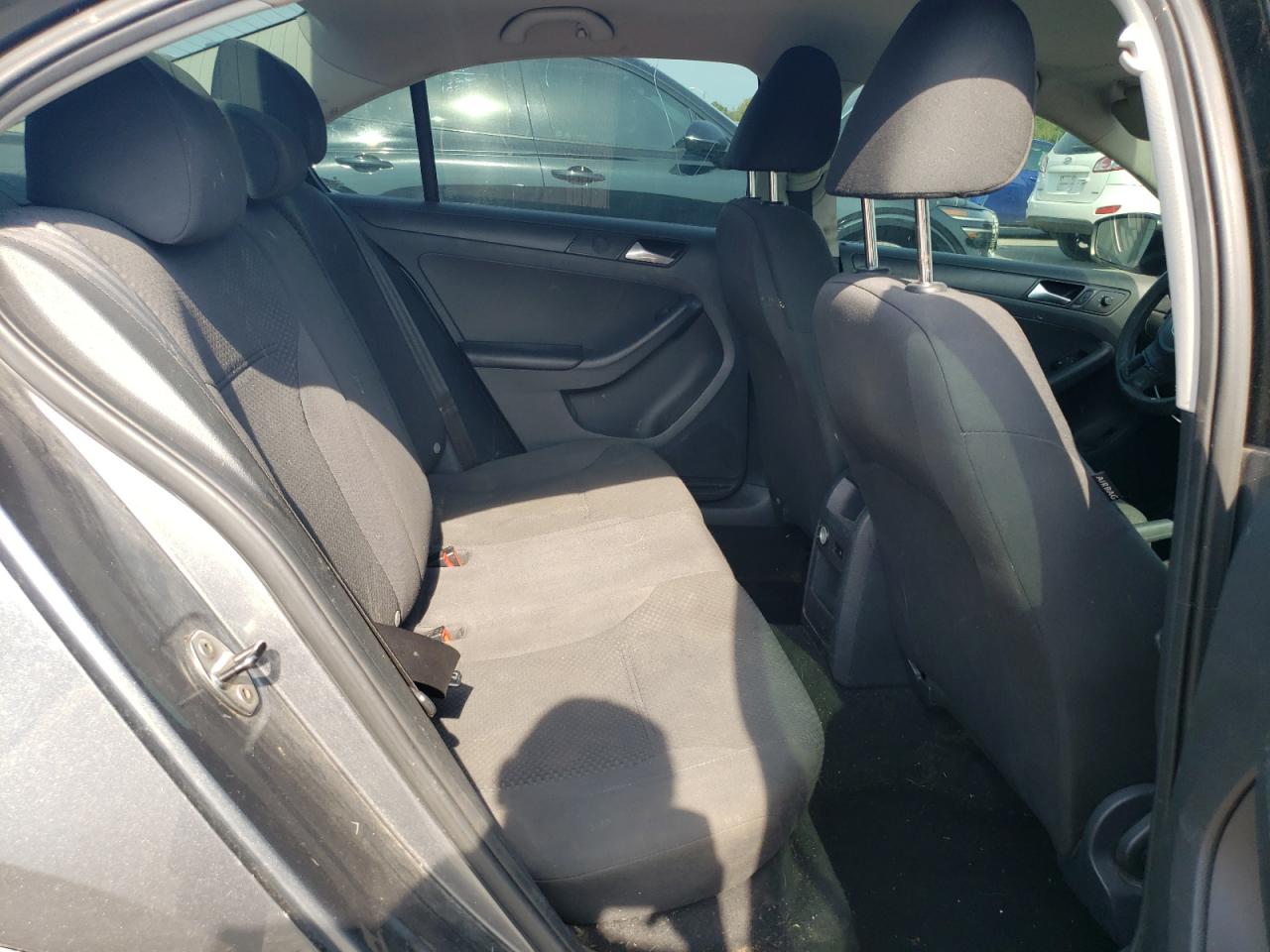 VOLKSWAGEN JETTA BASE