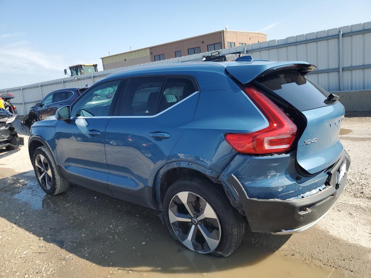 VOLVO XC40 CORE