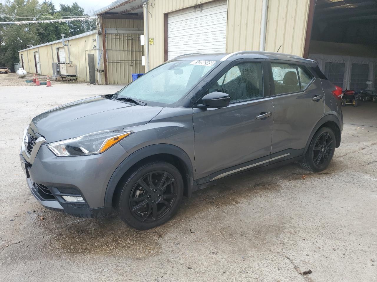 NISSAN KICKS SR