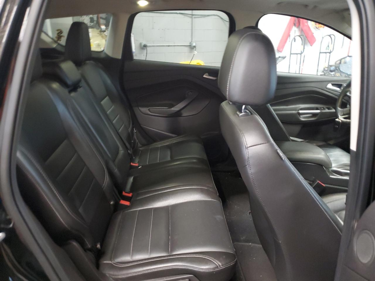 FORD ESCAPE TITANIUM