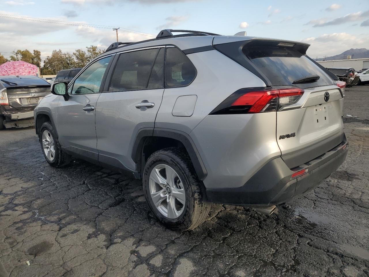 2T3W1RFV8KW047385 TOYOTA RAV4 2019