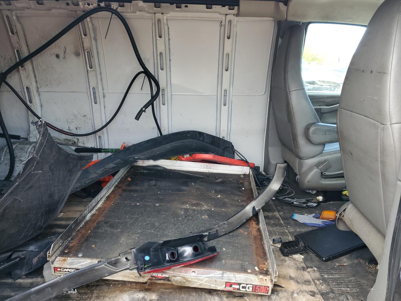 1GCWGAFG3K1303111 CHEVROLET EXPRESS 2019