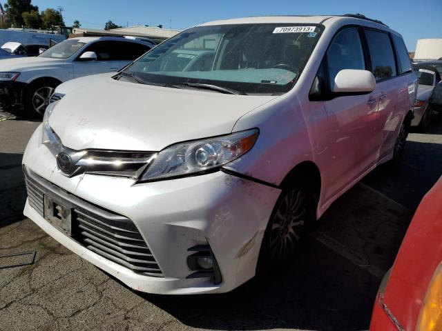 2020 Toyota Sienna XLE